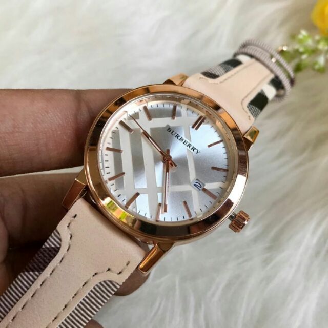 Колекция от часовници Burberry
